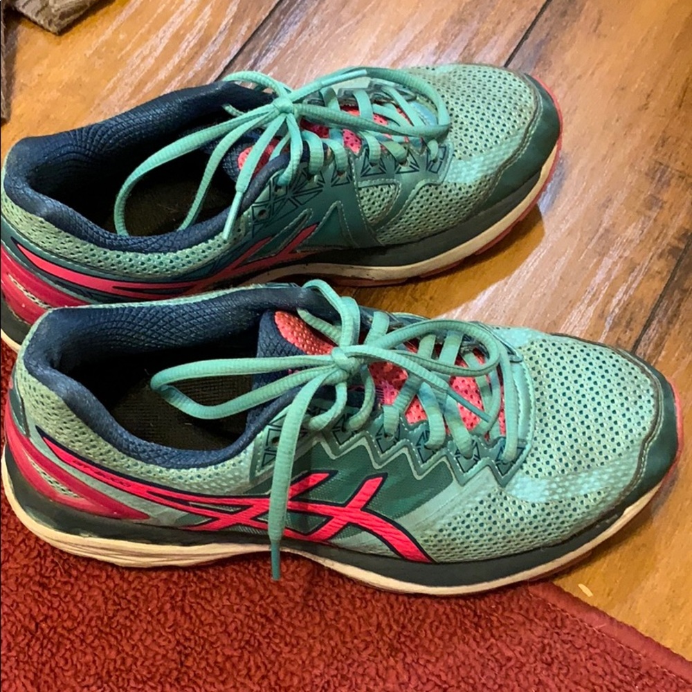 ASICS gt-2000